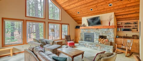 Smart TV, fireplace, DVD player