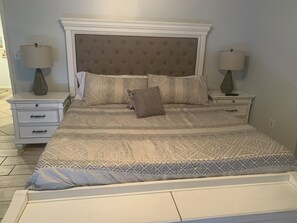 3 chambres, fer et planche à repasser, lit parapluie, Wi-Fi gratuit