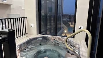 Indoor spa tub
