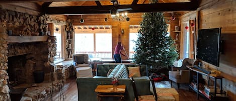 Smart TV, fireplace, DVD player, foosball