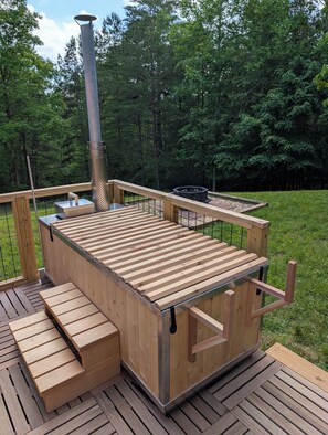 Property grounds - Tuscan Villa: Sauna ColdPlunge BrideSalon Fireplace Firepit DahlonegaWine (Dawsonville)