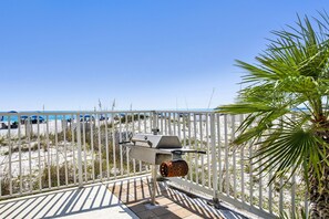 Property grounds - Direct Gulf & Beach Front-Amazing View-Pool-Balcony (Gulf Shores)