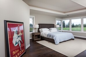 7 chambres, fer et planche à repasser, Wi-Fi, draps fournis