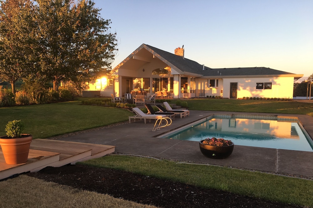 Luxury Wine Country Retreat