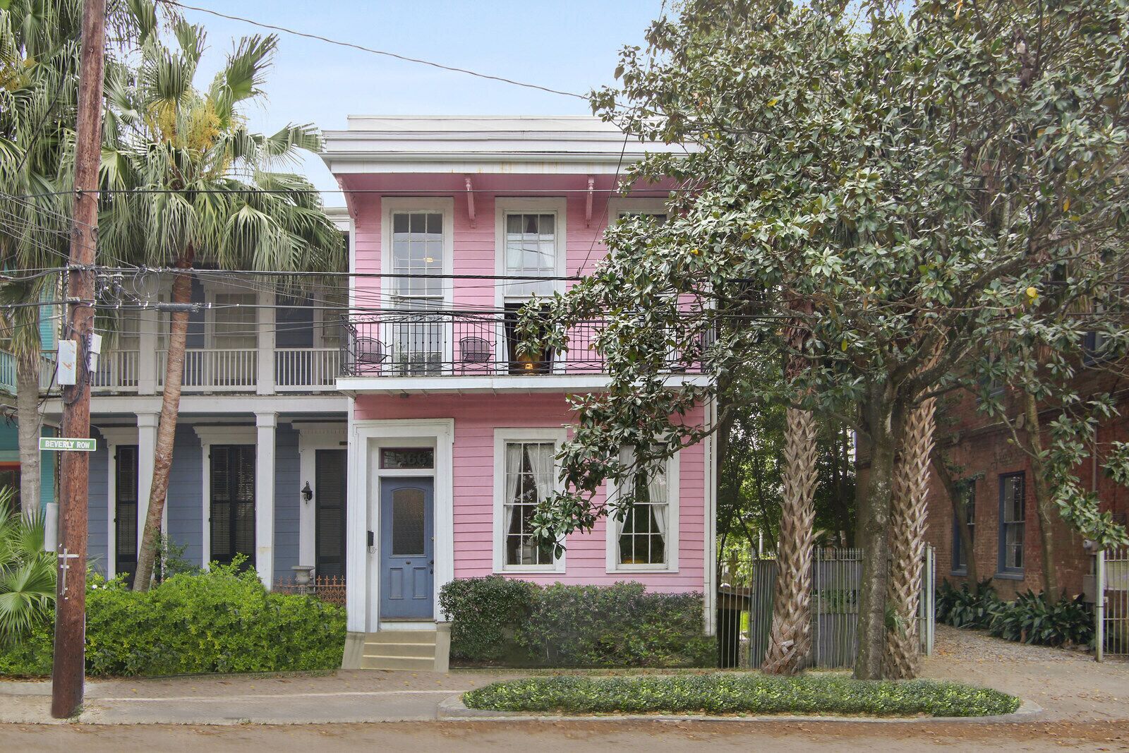 Elegant1850's Garden District, Gated Parking, Courtyard