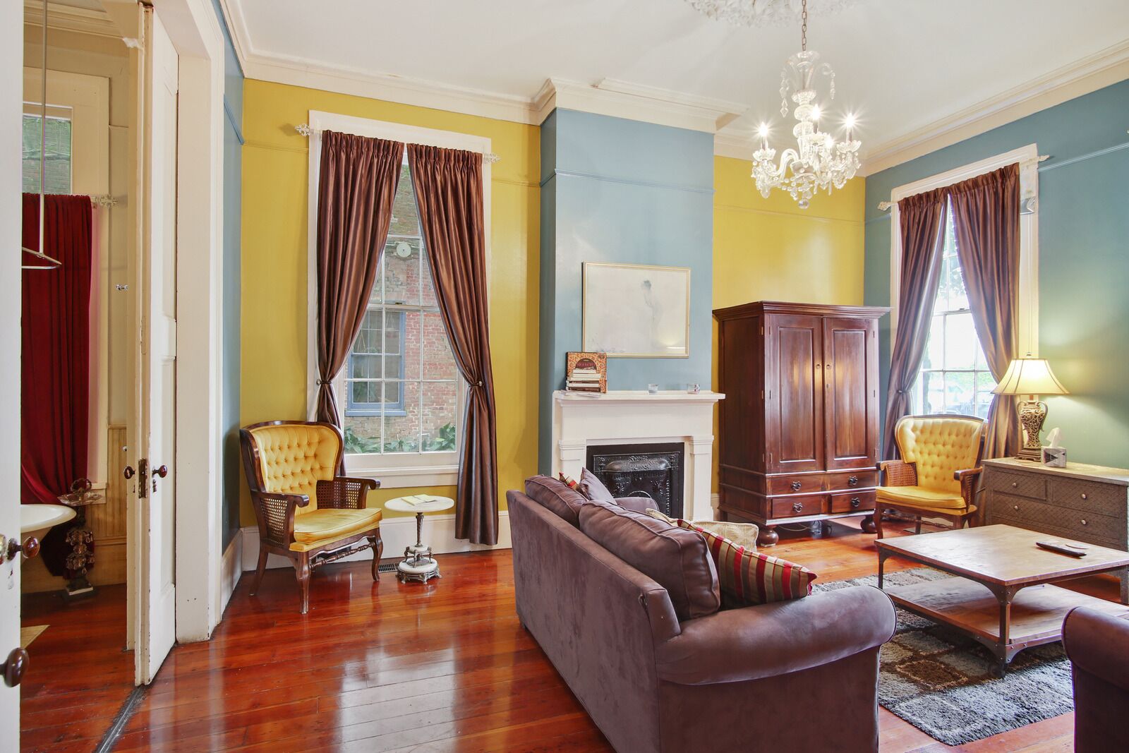 Elegant1850's Garden District, Gated Parking, Courtyard