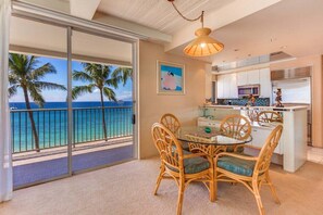 Interior - Unbeatable Location Ocean Front 1BD/2BA (Lahaina)