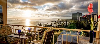 Beach Front Studio With Spectacular Ocean Views