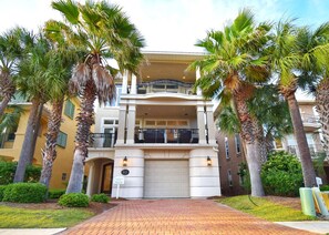 Exterior - 5 Bed, 5.5 Bath. One row back from Beach! Sleeps 14. Gated community. (Destin)