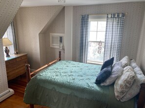 9 bedrooms, iron/ironing board, free WiFi, bed sheets