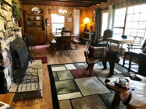Interior - Cozy Log Cabin, 3+2, Game Room, Coffee Bar, Spa, View, Close to Ski, Lake & Golf (Big Bear Lake)