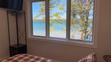 7 bedrooms, iron/ironing board, free WiFi, bed sheets