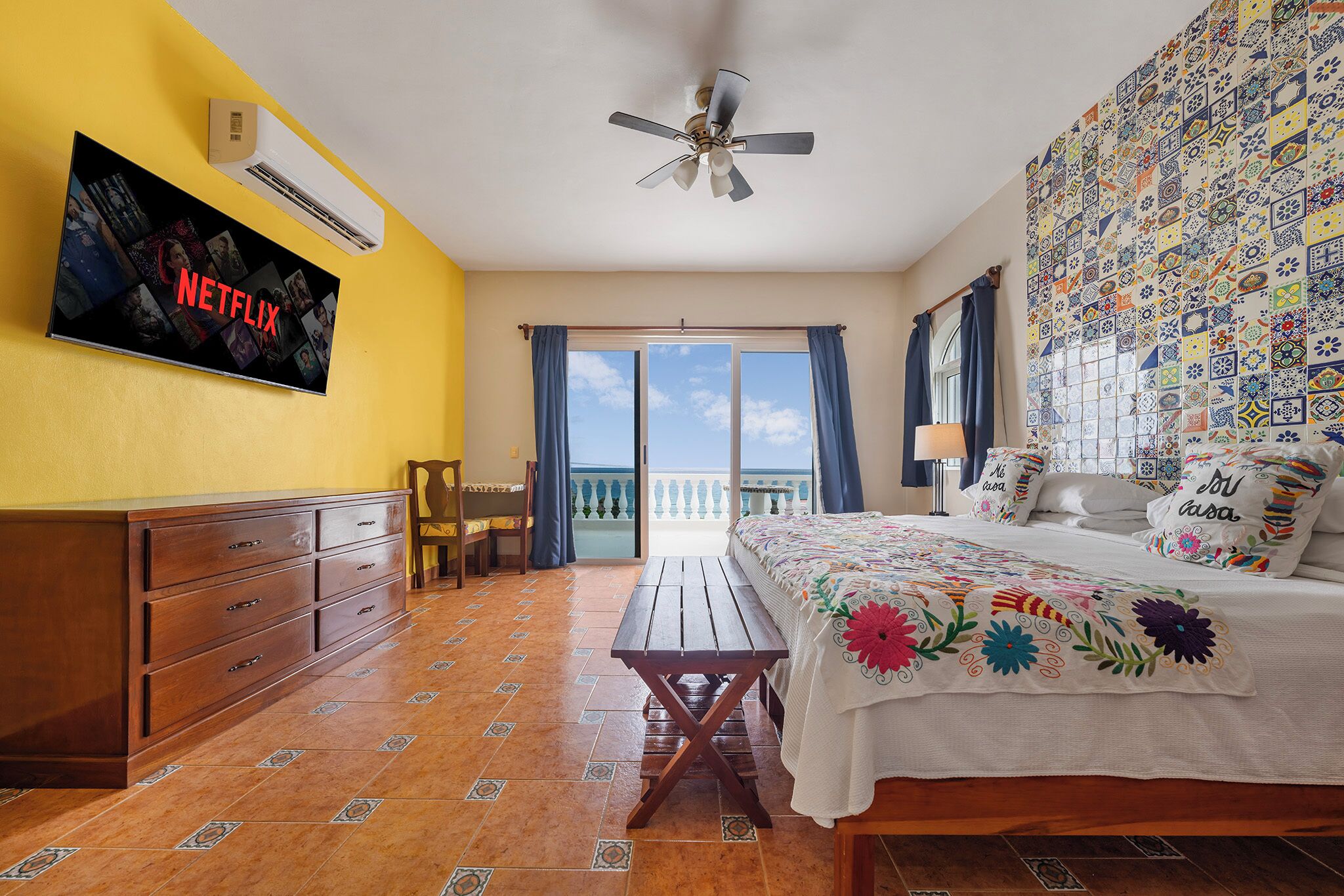 4 chambres, coffres-forts dans les chambres, bureau