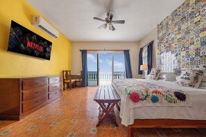 4 bedrooms, in-room safe, desk, iron/ironing board