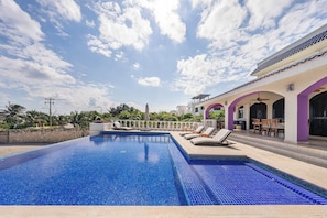 室外游泳池,恒温泳池