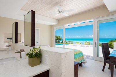 Villa Blue Heaven-Just Steps to  Beach and Turquoise Water -  Best Sunsets! 