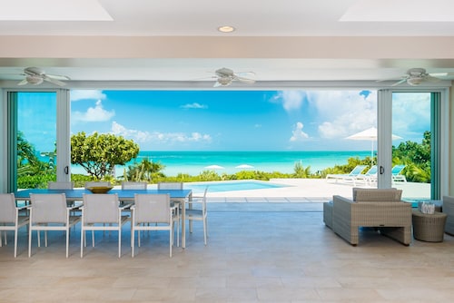 Villa Blue Heaven-Just Steps to  Beach and Turquoise Water -  Best Sunsets! 