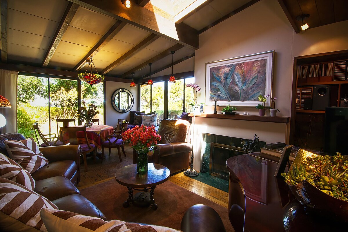 Photo 8 of Super Fun and Fabulous Home: Outdoor Fireplace, Jacuzzi, Ocean Views, Beach