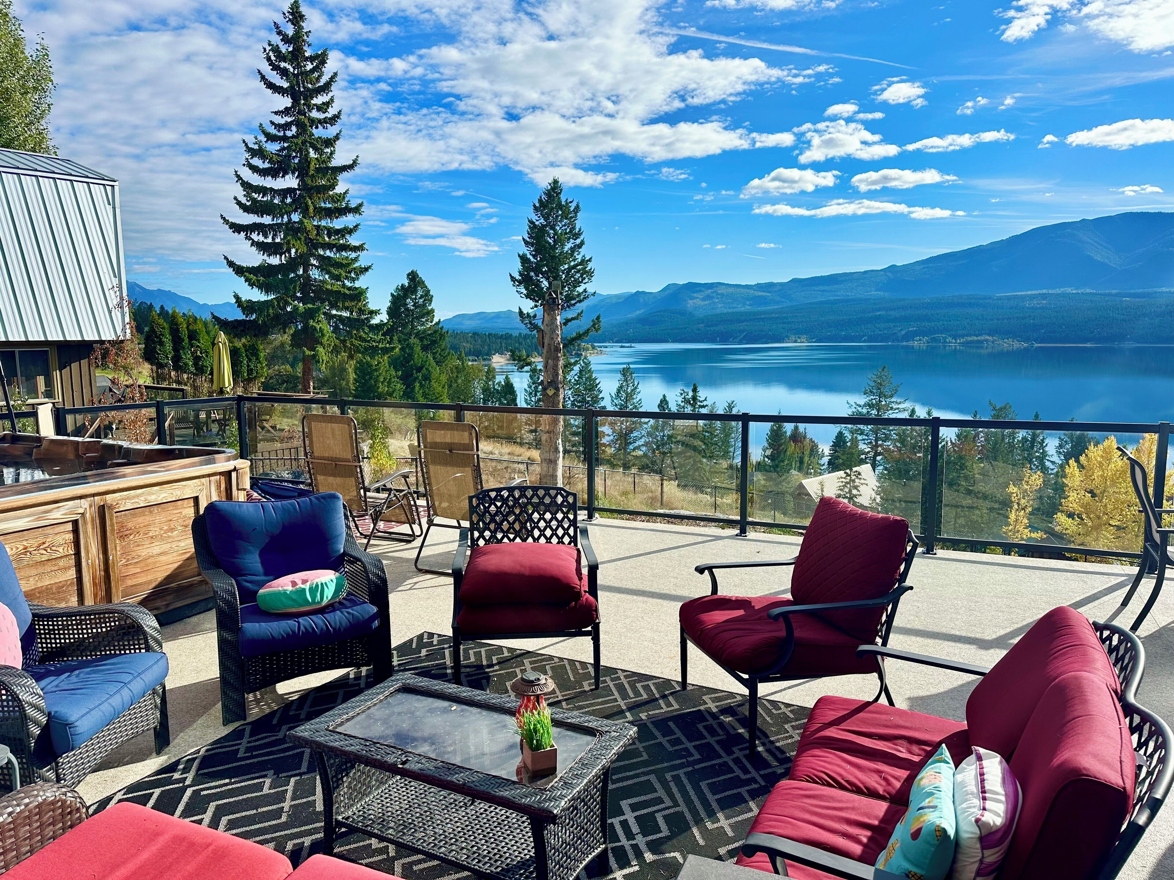 Upper Deck, Hot Tub and Lake View