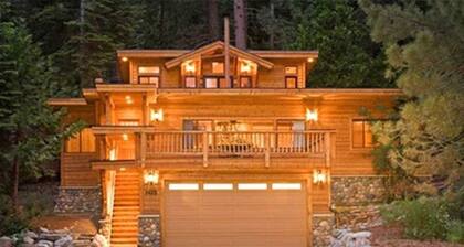 Fabulous Cabin Block away from<br>Private Beach