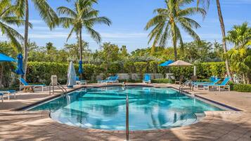 Piscina externa, piscina aquecida