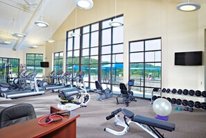 Fitness facility - Charming 3BR / 3BA With Hot Tub, Fireplace & Pool Table (Galena)