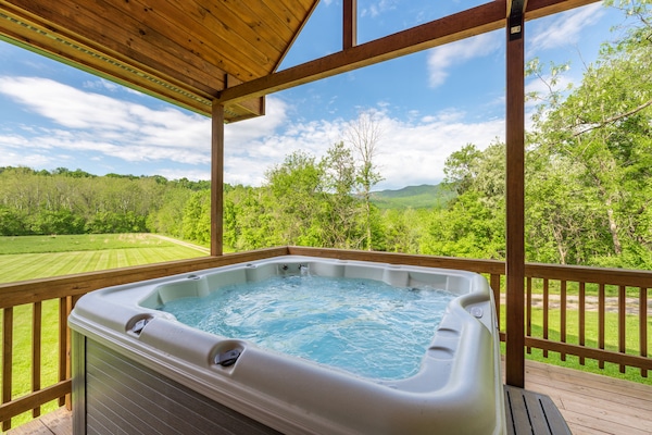 The hot tub for starry nights!