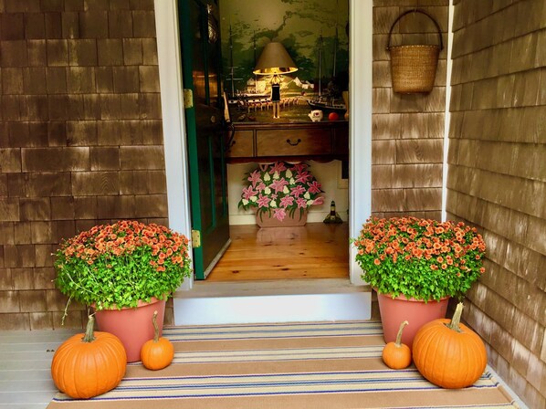 Interior - Lily Pond Views  Ideal Nantucket Home in Historic District Best Location in Town (Nantucket)