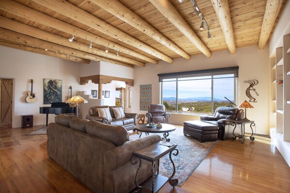 Smart TV, fireplace, table tennis, music library