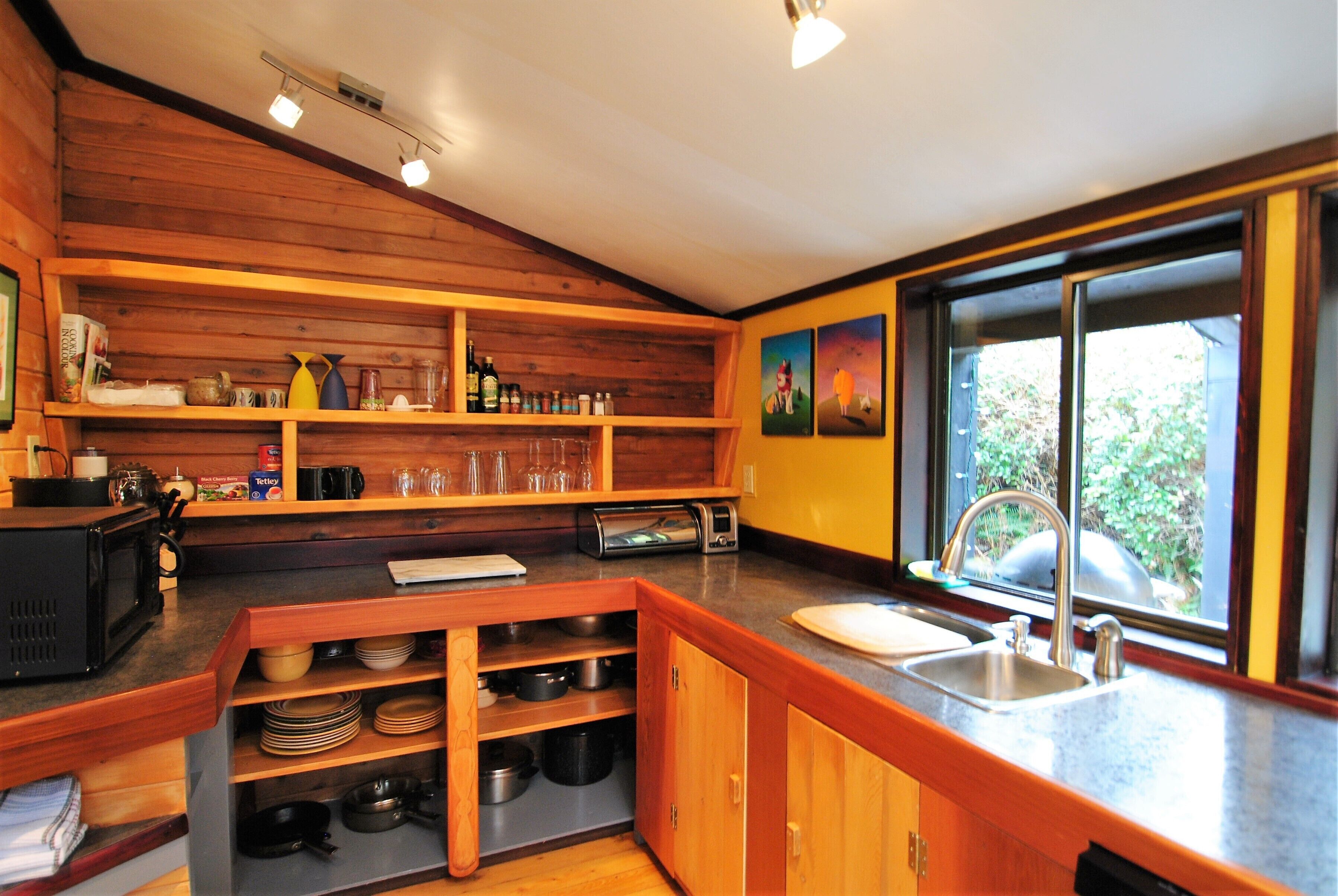 Gold Coast Retreat Haidaway Cottage at Chesterman Beach