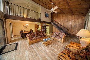 TV - Koa Resort 4F- One of a kind! Three bedroom three bath and updated! (Kihei)