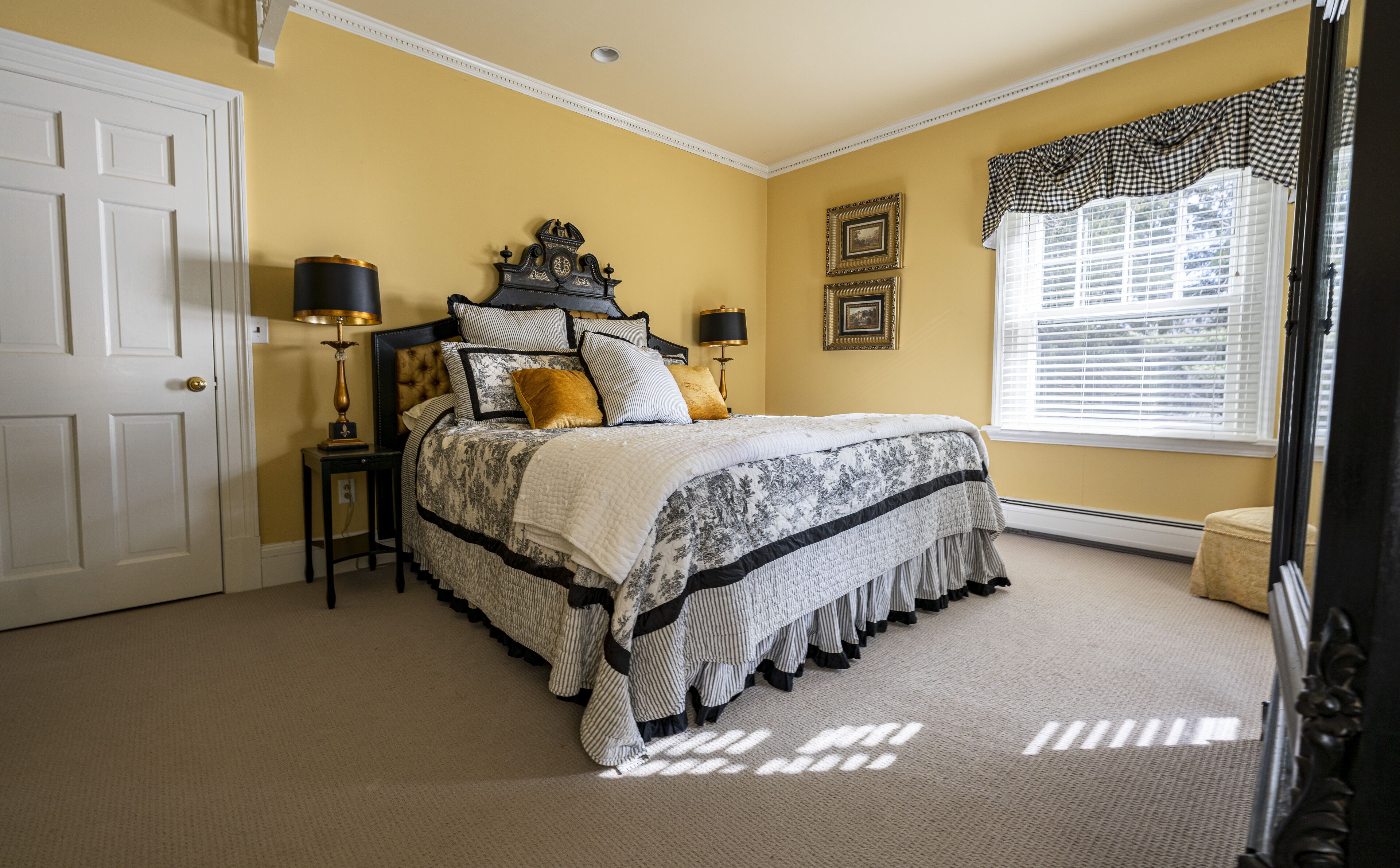 A Grand property in Historic Stockbridge