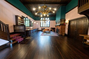 Interior - A Grand property in Historic Stockbridge (Stockbridge)