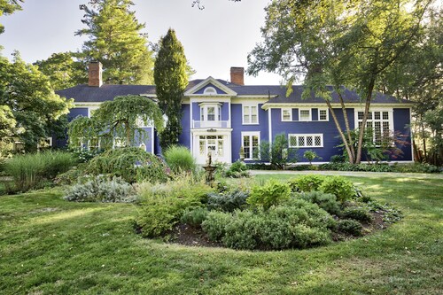 A Grand property in Historic Stockbridge