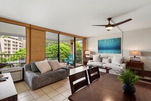 TV, DVD-spiller og stereoanlegg