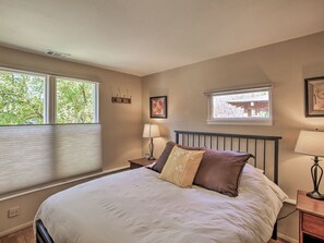 2 bedrooms, iron/ironing board, travel cot, free WiFi
