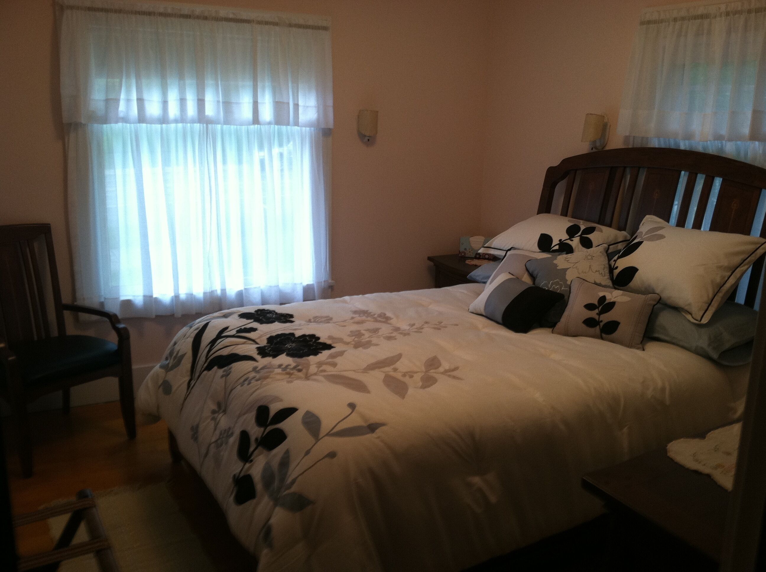 Beautiful Craftsman home 300' from Lake Charlevoix Public Beach