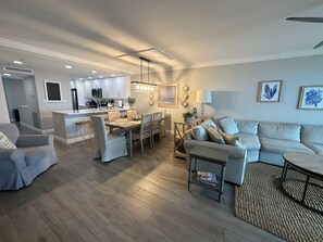 Smart TV, reproductor de DVD, libros, impresora