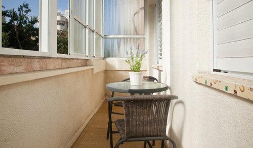 Best location in Tel Aviv: next to trendy Dizengoff & Peaceful Gordon st & Beach