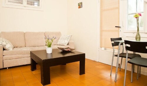 Best location in Tel Aviv: next to trendy Dizengoff & Peaceful Gordon st & Beach