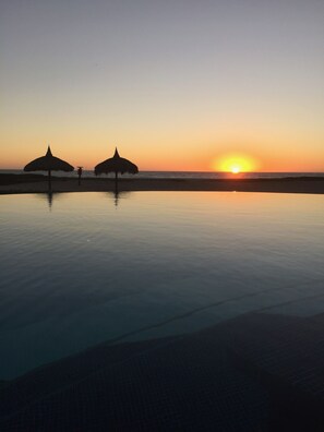 A heated pool - 2 BR condo nestled between Pacific Ocean beach and golf course    (Mazatlan)