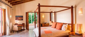 Exclusive Lagos Villa –Luxe Stay with Fall sale!