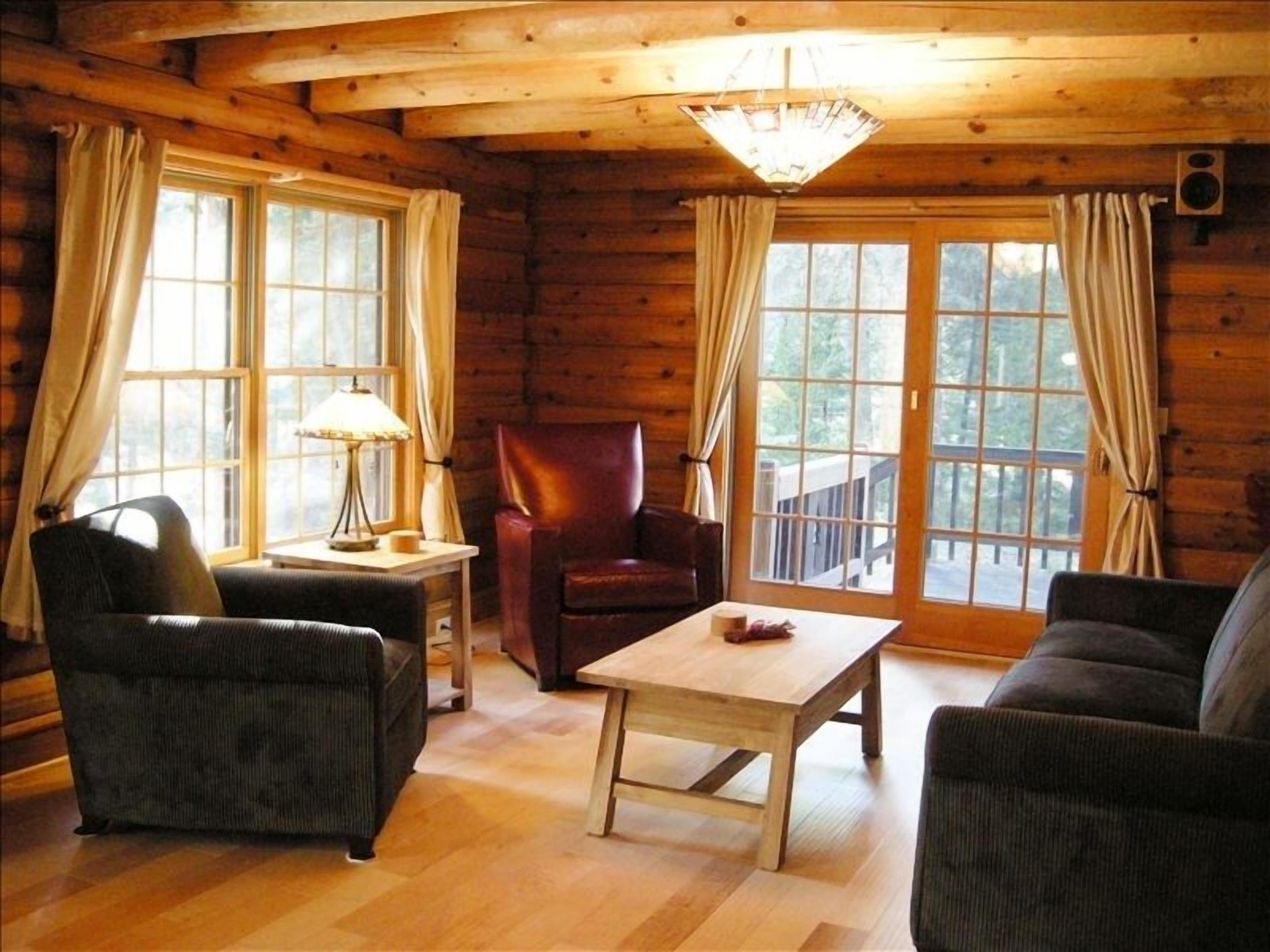 Ultimate Lassen House! Cedar Hot Tub!  Private Trout Stream! 20 Acres of Woods!