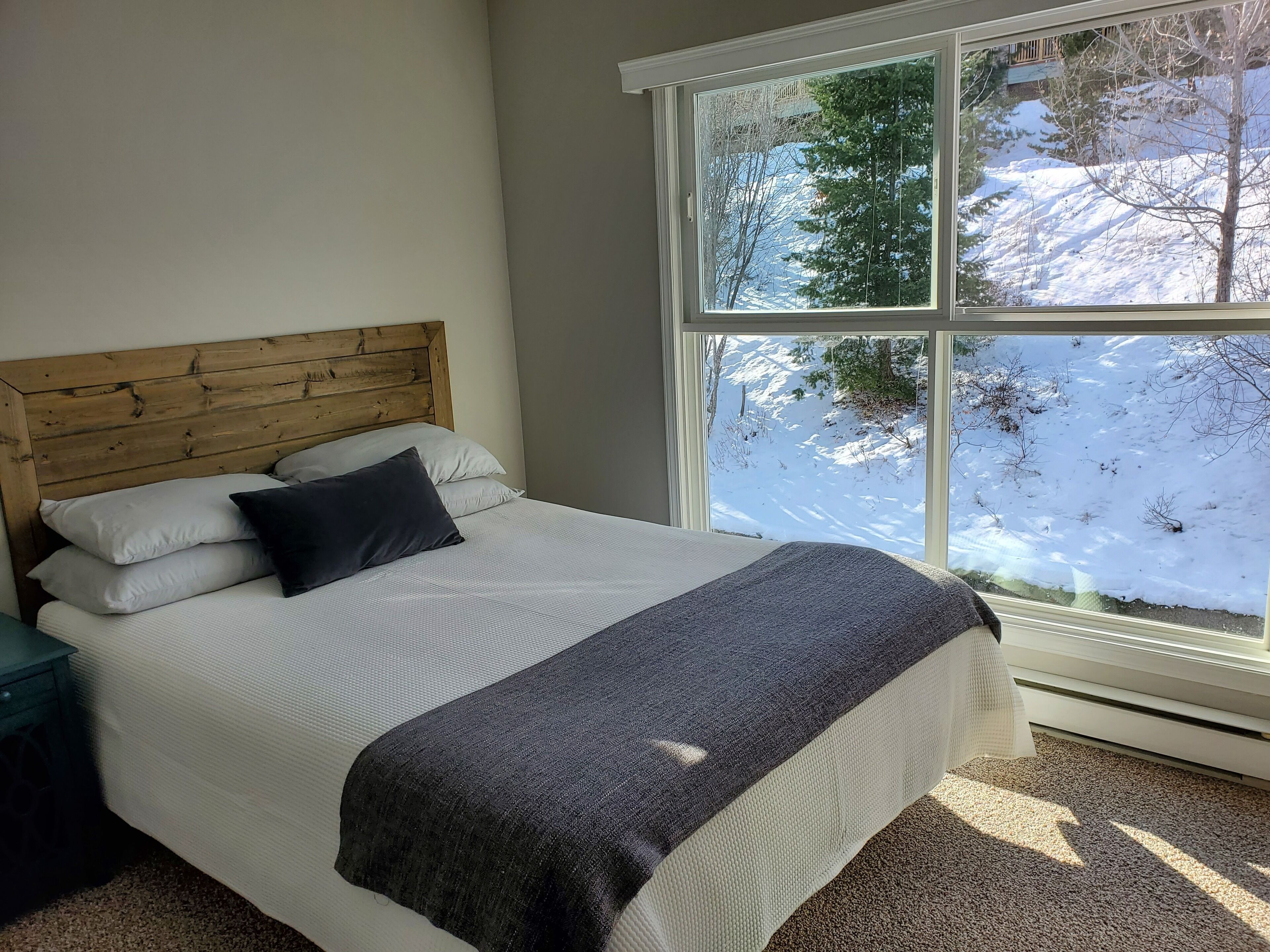 Kimberley, BC ski resort - Ski-in/ ski-out condo right on the mountain
