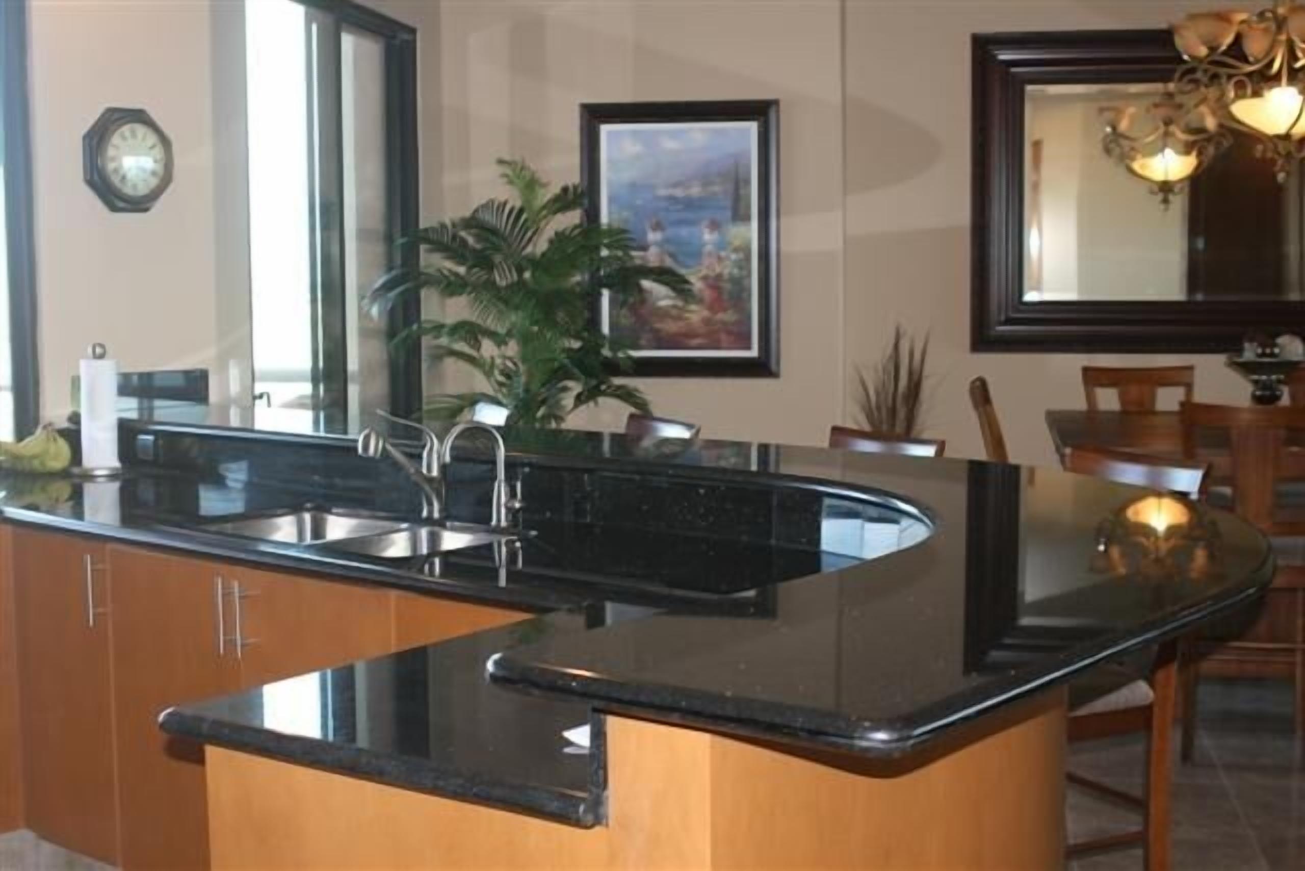 Las Palomas 3 BR/3BA $340/405 Stay 7 nights get one free