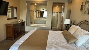 3 bedrooms, in-room safe, desk, iron/ironing board