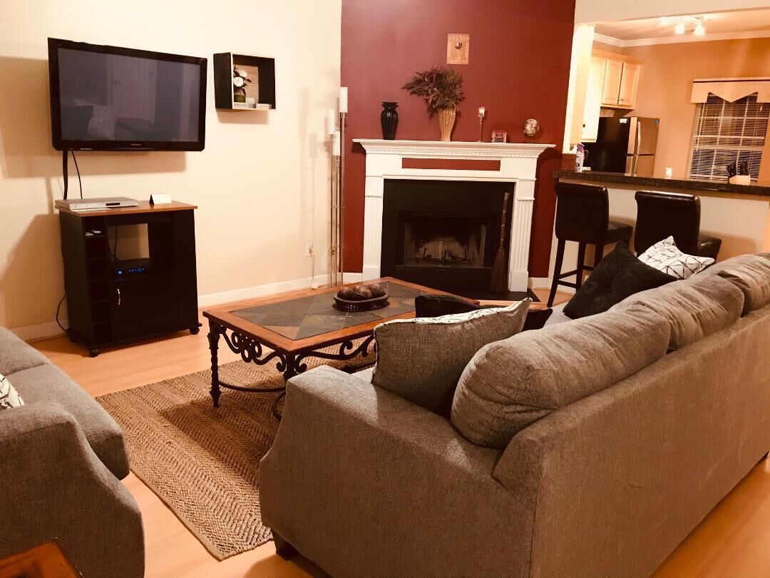 3/2.5 Beautiful Townhouse/Truist Field Atlanta (3.5 Miles)