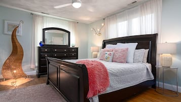 7 chambres, fer et planche à repasser, lit de bébé portatif