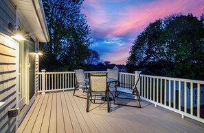 Outdoor dining - 1 mile to Scarborough Beach-CENTRAL AIR! Block Island Ferry, Narragansett, 7 bed (Narragansett)