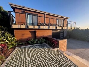 Property grounds - Beach House in Del Mar - Amazing Ocean Views! (Del Mar)